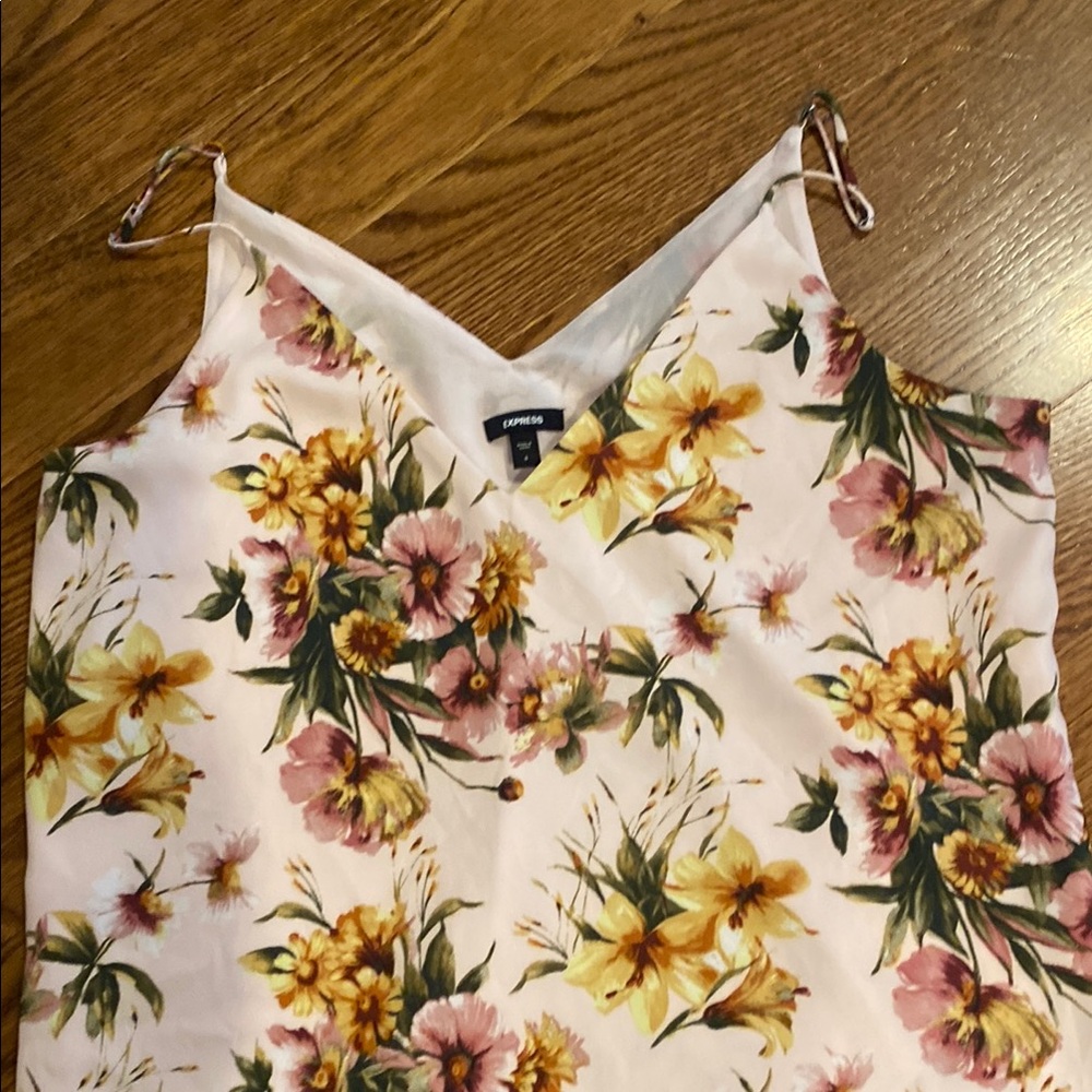 Express White Cream Sleeveless Camisole